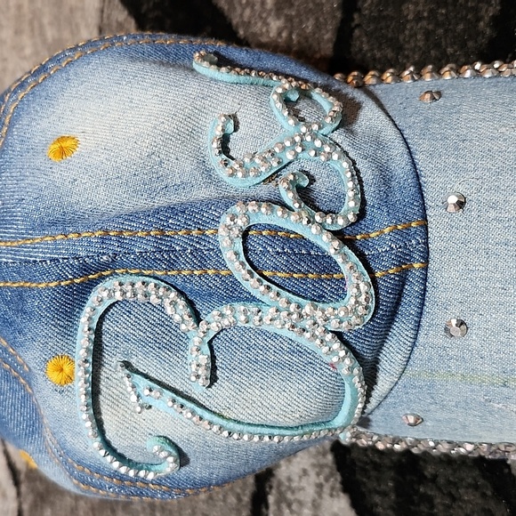 VINTAGE BOSS EMBROIDERED SILVER STUDDED DISTRESSED FAUX LEATHER DENIM CAP HAT - Picture 2 of 14